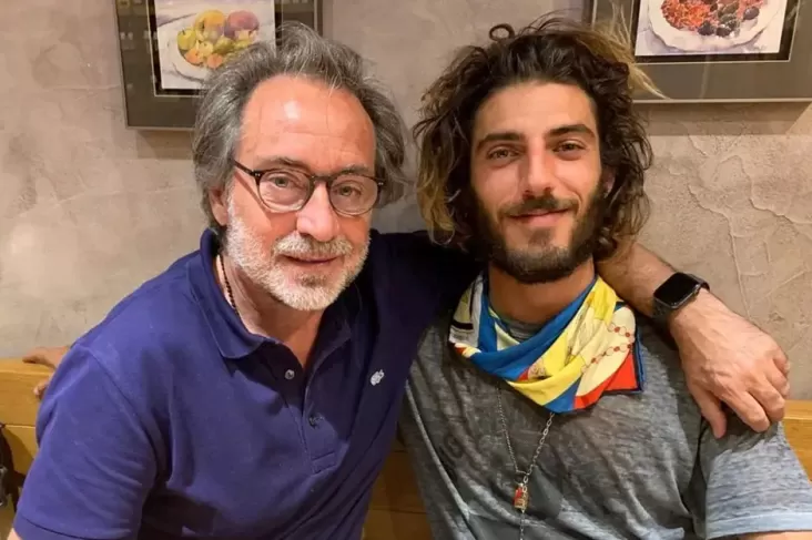 "Kisah Menarik Alex Pons: Mengarungi Dunia Tanpa Alas Kaki, Sito Pons Jadi Sumber Inspirasi Petualangan"