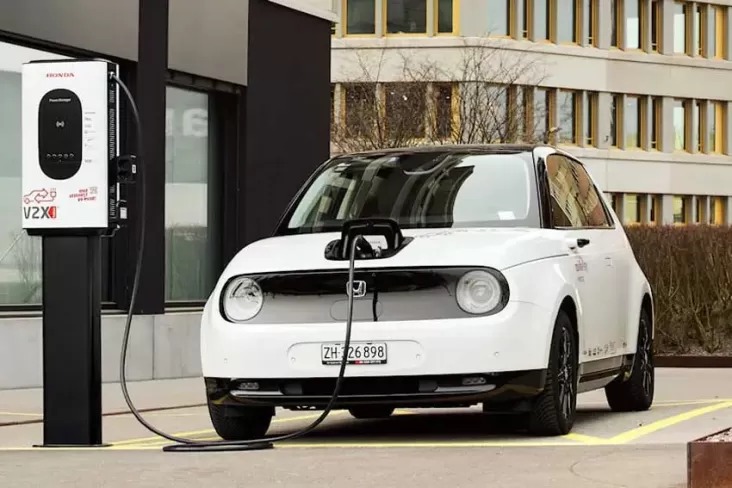 "Inovasi Terbaru dari Honda: Baterai Super untuk Mobil Listrik yang Bisa Menempuh 1.000 Km!"