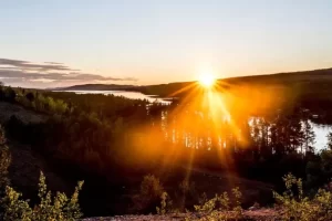 “Swedia Terkejut dengan Fenomena Matahari yang Bisa Dinikmati hingga 24 Jam”