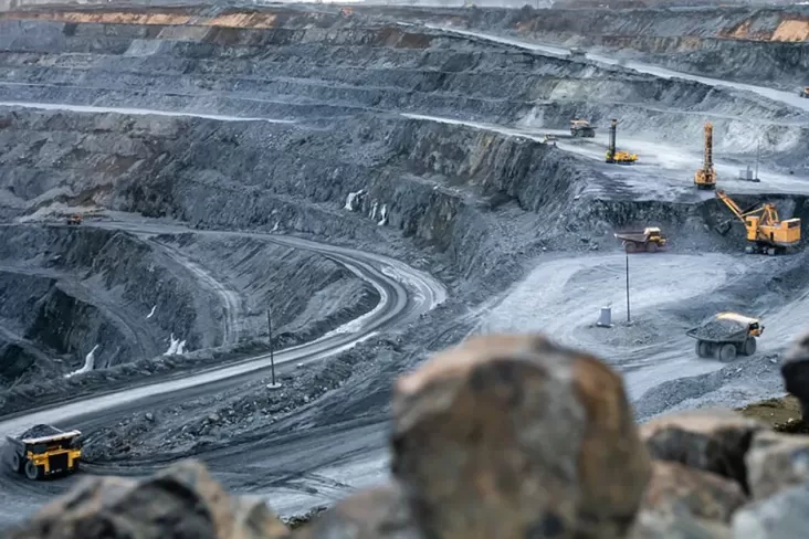 "Trump Menggali Harta Karun Logam Langka Ukraina Demi Dukungan AS"