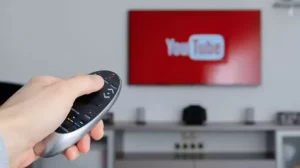 “TV Menjadi Layar Utama: YouTube Lebih Digemari daripada di Perangkat Mobile”