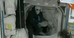 Astronot Terdampar di ISS Tidak Sendirian, Alien Juga Ikut Menemani Perjalanan Pulangnya ke Bumi