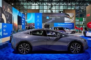 Persaingan di Panggung Otomotif Tahun 2025: Toyota Mendominasi 35 Persen Pasar, Persaingan 3 Besar Semakin Sengit!