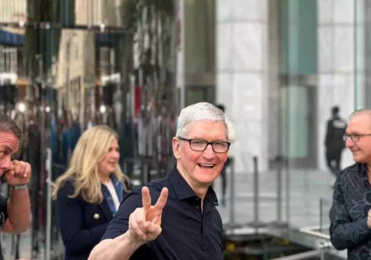 iPhone 43 Persen Lebih Mahal dari MacBook, Trump Mengancam!