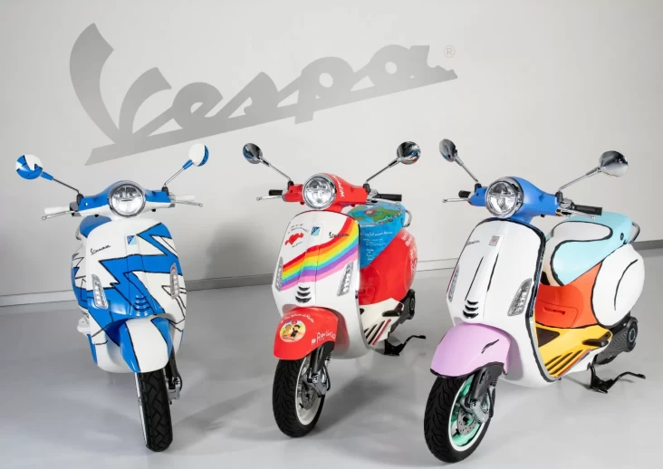 "Vespa Listrik Dihiasi dengan Sentuhan Kreatif dari Seniman Internasional, Warna-warni Menarik Menyapa Pengguna"