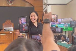 Mengapa Nikita Mirzani Masih Bisa Live Jualan dari dalam Rutan?