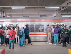 Waspadalah, Bestie! Pelecehan Seksual di Kereta Benar-Benar Terjadi!