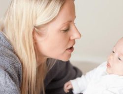 Perbedaan Antara Depresi Pasca Persalinan dan Baby Blues