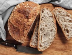 Mengenal Sourdough: Bahan, Fermentasi, Manfaat, dan Proses Pembuatan