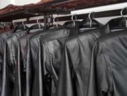Jaket Kulit Pria 2025: Gaya Abadi yang Sedang Viral!