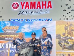 XMAX Mengantar Om Daeng Touring 12 Negara, Tangis Pecah di Pelataran Kakbah