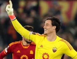 Pembaruan Transfer: Man United Incar Kiper AS Roma Svilar, Cek Robinio-Malen-Dybala