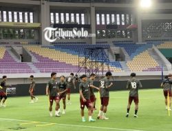 Persis Solo Tersungkur di Dasar Klasemen, Keberadaan Kaesang dan Jokowi Tak Bisa Bangkitkan Performa Tim