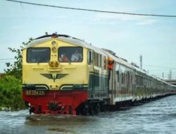 14 Kereta Api Terdampak Banjir di Pekalongan Hari Ini