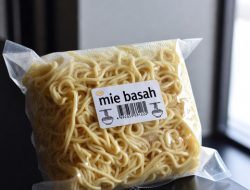 Prinsip Proses, Peran Bahan, dan Teknik Pembuatan Mie Basah