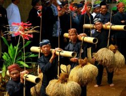 Memasyarakatkan Tetuk: Kearifan Lokal Gandangbatu Sillanan yang Ramah Lingkungan