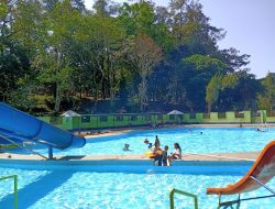 Destinasi Kolam Renang dan Villa Kuningan untuk Rayakan Tahun Baru