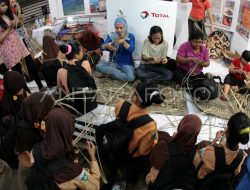 Jolly Craft: Belanja dan Belajar Anyaman di Tangsel