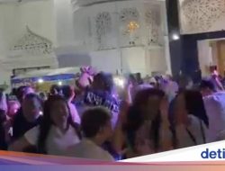 Heboh Penyanyi Seksi Joget di Acara Isra Mi’raj, Panitia Minta Maaf, Warga Marah