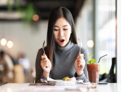 Saat Lapar Menjadi Cahaya