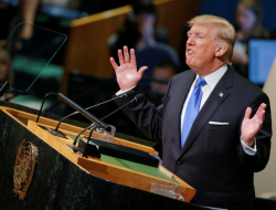 Baru Sehari Umumkan, Trump Naikkan Tarif Jadi 15 Persen