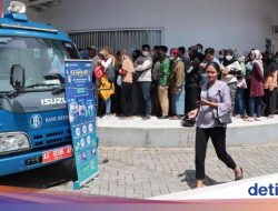 Cara Mudah Tukar Uang Baru Lebaran, Warga Ponorogo Tak Kapok