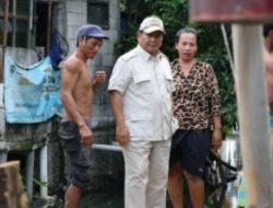 Prabowo Bersembunyi Saat Blusukan di Wilayah Senen, Warga Bersorak