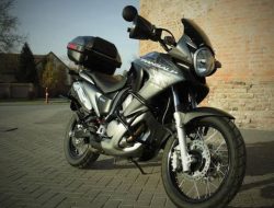Revolution Adventure! Honda XL750 Transalp 2026 dengan E-Clutch, Berkendara Tanpa Tarik Tuas Kopling