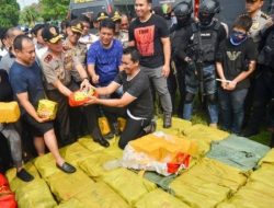 Awal Kerusuhan, Ratusan Warga Bakar Rumah Pria Diduga Bandar Narkoba