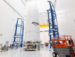 Amazon akan akuisisi perusahaan bernilai Rp152 triliun untuk lawan Starlink